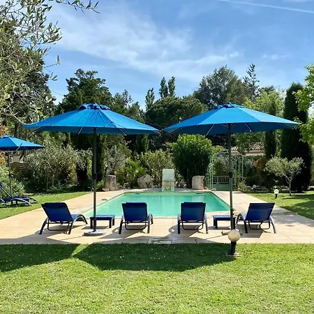 Domaine Au Coeur Des Alpilles Bed & Breakfast *