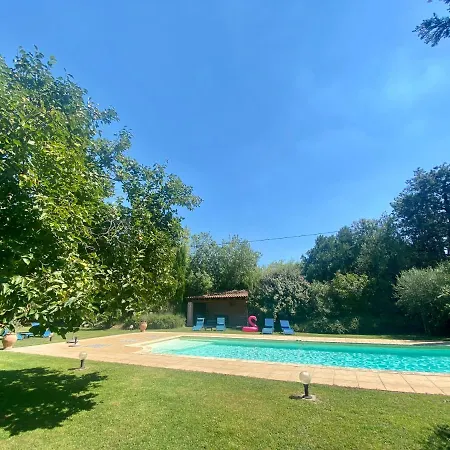 Domaine Au Coeur Des Alpilles Bed & Breakfast *