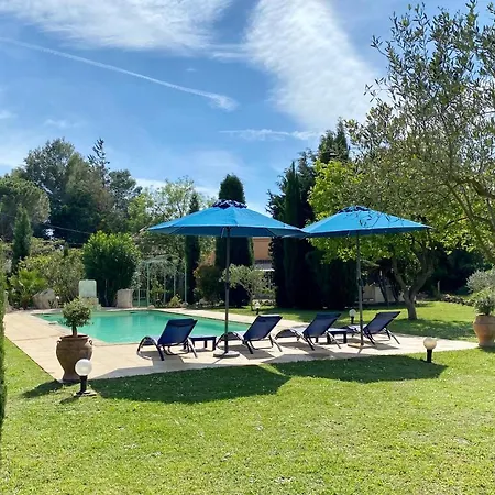 Domaine Au Coeur Des Alpilles