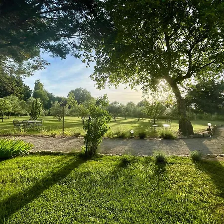 Domaine Au Coeur Des Alpilles Bed & Breakfast *