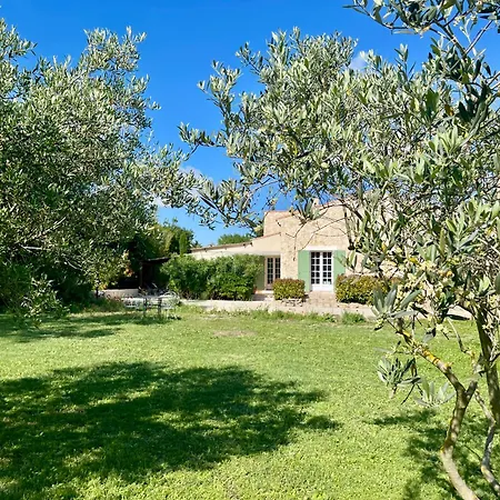 Domaine Au Coeur Des Alpilles Bed & Breakfast *