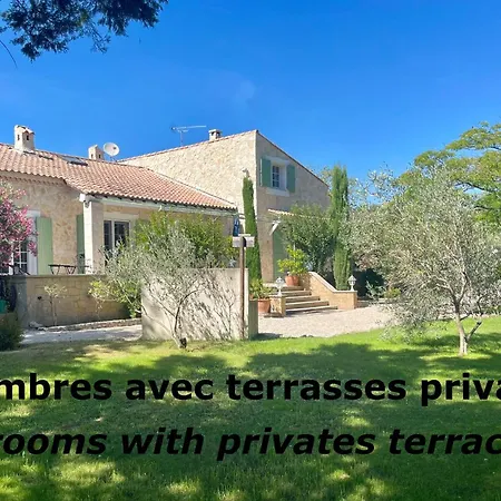 Domaine Au Coeur Des Alpilles *